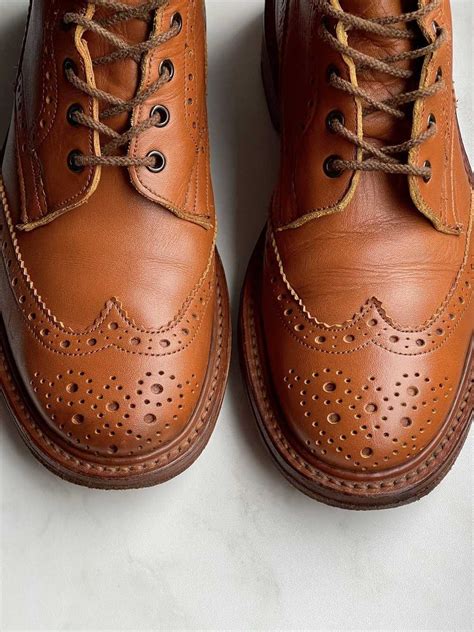 burberry trickers